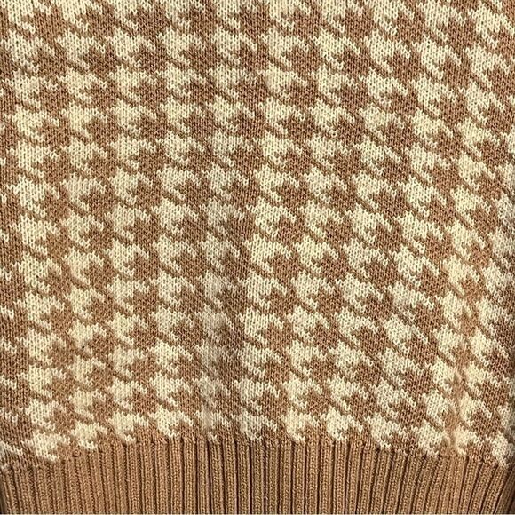 Women's BBMW Tan Houndstooth Sweater Vest - Picture 9 of 9
